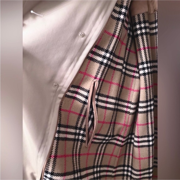 Vintage Burberrys’ Trench Coat - Made in England - Picture 11 of 13